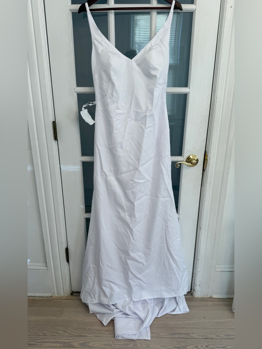 MISS VEIL Women's White Sleeveless V-Neck Drape Button Up Back High Low Dress